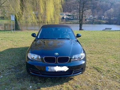 Gebraucht BMW 318 Cabriolet 143 PS (105 kW) 2011 Schwarz Cabrio