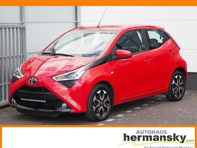 Usata Toyota Aygo Team 72 CV (52 kW) 2021 Rosso Utilitaria
