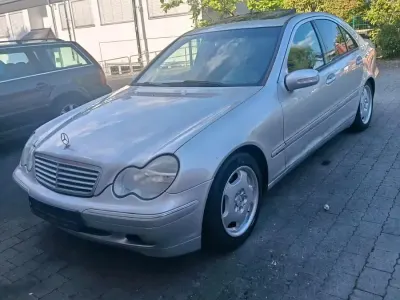 Gebraucht Mercedes C240 167 PS (122 kW) 2003 Silber Limousine