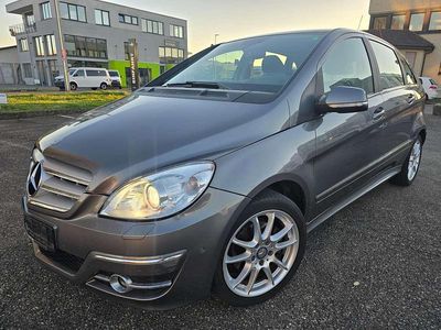 Usata Mercedes B200 136 CV (100 kW) 2010 Grigio Monovolume