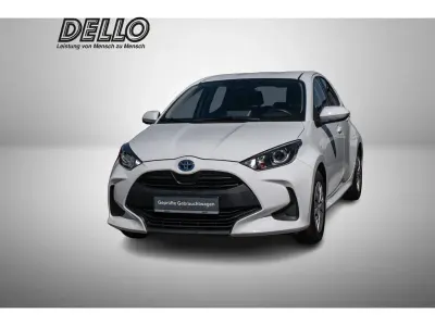 Gebraucht Toyota Yaris Hybrid Comfort 92 PS (67 kW) 2023 Weiß Limousine