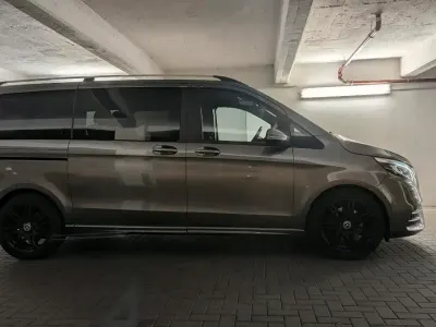 Gebraucht Mercedes V300 239 PS (175 kW) 2019 Grau Van / Kleinbus