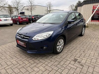 Gebraucht Ford Focus Trend 125 PS (91 kW) 2013 Blau Limousine