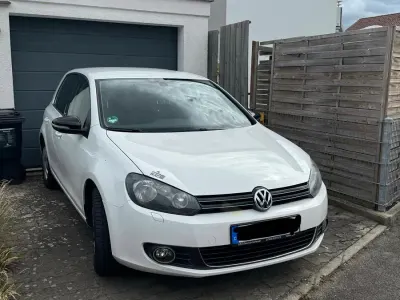 Gebraucht VW Golf VI Style 105 PS (77 kW) 2011 Weiß Kleinwagen