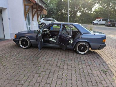 Gebraucht Mercedes 190 118 PS (86 kW) 1990 Blau Limousine