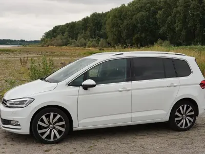 Gebraucht VW Touran Highline 150 PS (110 kW) 2016 Weiß Van / Kleinbus