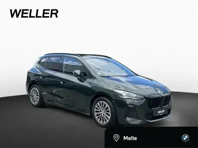 Gebraucht BMW 223 Active Tourer M Sport 204 PS (150 kW) 2022 Sanremo green (grün) Van / Kleinbus