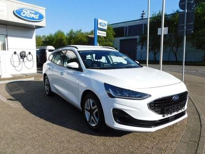 Second-hand Ford Focus Cool & Connect 120 CP (88 kW) 2022 Alb Berlinǎ