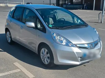 Gebraucht Honda Jazz Hybrid 88 PS (64 kW) 2011 Silber Kleinwagen