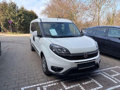 Weiß Gebraucht 2018 Fiat Doblò Van / Kleinbus | 7.790 € (Etwas zu teuer)