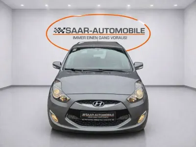 Gebraucht Hyundai ix20 Comfort 125 PS (91 kW) 2012 Grau Kleinwagen