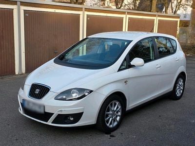 Second-hand Seat Altea 105 CP (77 kW) 2010 Alb Berlinǎ