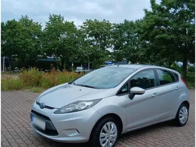 Gebraucht Ford Fiesta 60 PS (44 kW) 2009 Silber Kleinwagen