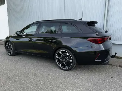 Neu Cupra Leon 333 PS (244 kW) 2026 Nacht schwarz metallic Kombi
