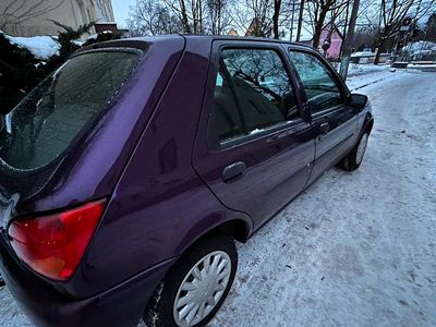 Gebraucht Ford Fiesta 55 PS (40 kW) 2000 Violet Kleinwagen