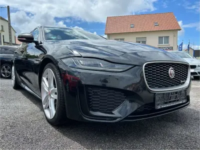 Begagnad Jaguar XE R-Dynamic 179 HK (131 kW) 2020 Svart Sedan