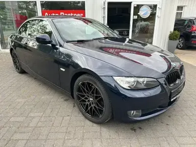 Gebraucht BMW 320 Cabriolet Comfort Edition 170 PS (125 kW) 2009 Monacoblau metallic Cabrio