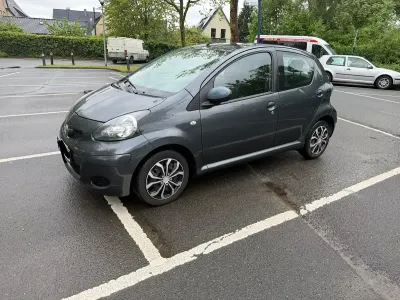 Używany Toyota Aygo City 69 KM (50 kW) 2009 Szary Hatchback