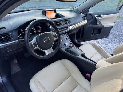 Lexus CT200h