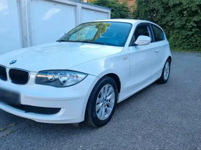 Gebraucht BMW 116 116 PS (85 kW) 2010 Weiß Kleinwagen
