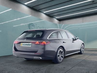 Grau Gebraucht 2023 Mercedes E220 Kombi | 49.520 € (Teuer)