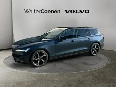 Gebraucht Volvo V60 Plus 197 PS (144 kW) 2025 Blau Kombi