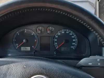 Gebraucht VW Multivan 174 PS (127 kW) 2026 Schwarz Van / Kleinbus
