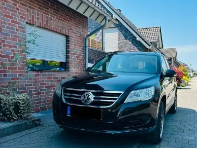 Gebraucht VW Tiguan Trendline 140 PS (102 kW) 2009 Schwarz SUV