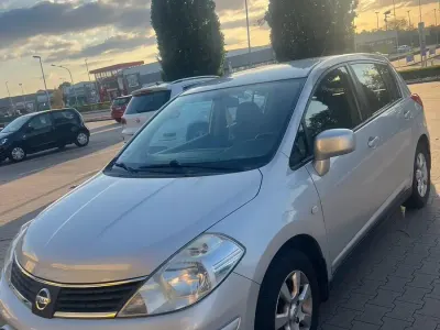 Gebraucht Nissan Tiida 124 PS (91 kW) 2008 Grau Kleinwagen