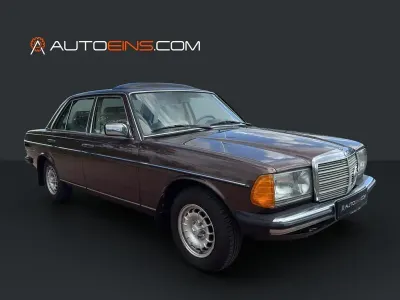Gebraucht Mercedes 230 136 PS (100 kW) 1983 Braun Limousine