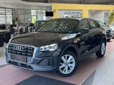 Gebraucht Audi Q2 Basis 150 PS (110 kW) 2021 Manhattangrau metallic SUV