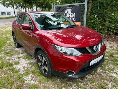 Gebraucht Nissan Qashqai N-Connecta 116 PS (85 kW) 2016 Rot SUV