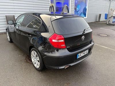 Gebraucht BMW 116 122 PS (89 kW) 2010 Schwarz Kleinwagen