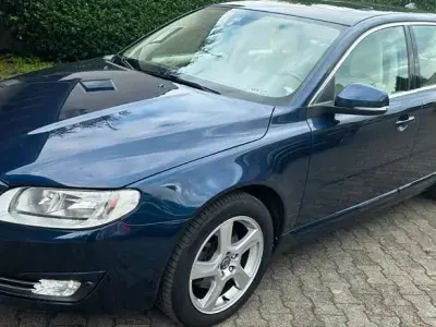 Gebraucht Volvo V70 Momentum 181 PS (133 kW) 2014 Blau Kombi