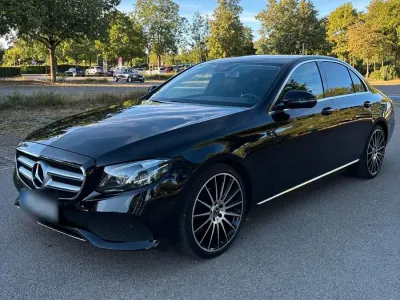 Gebraucht Mercedes E220 194 PS (142 kW) 2017 Schwarz Limousine