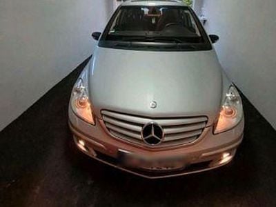 Mercedes B200