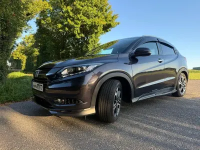 Käytetty Honda HR-V Executive 120 HP (88 kW) 2018 Musta Katumaasturi