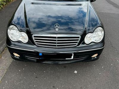 Gebraucht Mercedes C180 143 PS (105 kW) 2004 Schwarz Kombi