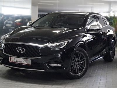 Infiniti Q30