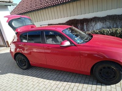 gebraucht BMW 118 i rot 125 kW / 170 PS