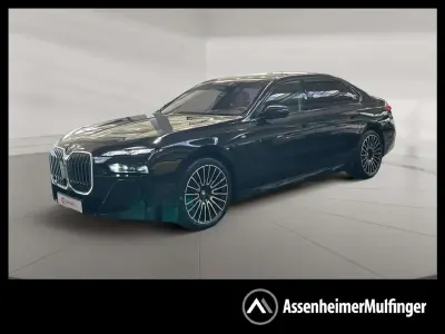 Gebraucht BMW 740 Sport Line 286 PS (210 kW) 2025 Black sapphire metallic Limousine