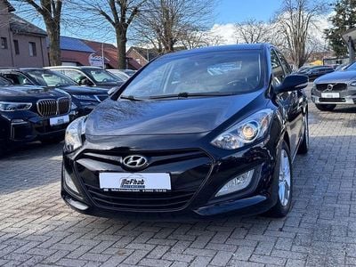 Gebraucht Hyundai i30 Edition 99 PS (72 kW) 2014 Schwarz Limousine