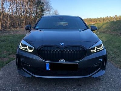 gebraucht BMW 118 d M Sport M Paket - NEUWERTIG -
