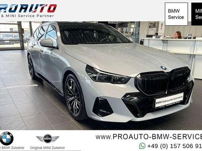 Gebraucht BMW 520 M Sport 197 PS (144 kW) 2025 Brooklyn grau Kombi