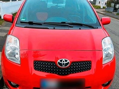 Second-hand Toyota Yaris Luna 69 CP (50 kW) 2009 Roșu Hatchback