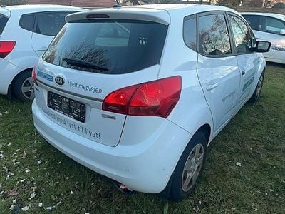 Weiß Gebraucht 2018 Kia Venga Platinum Edition Kleinwagen | 1.800 €