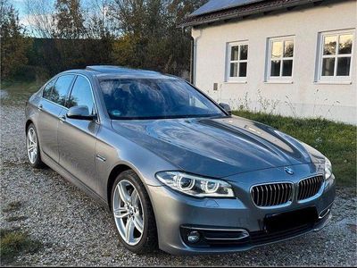 Gebraucht BMW 530 Sport Line 258 PS (189 kW) 2015 Grau Limousine