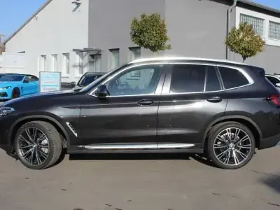 Gebraucht BMW X3 Sport Line 286 PS (210 kW) 2022 Sophistograu brillanteffekt SUV