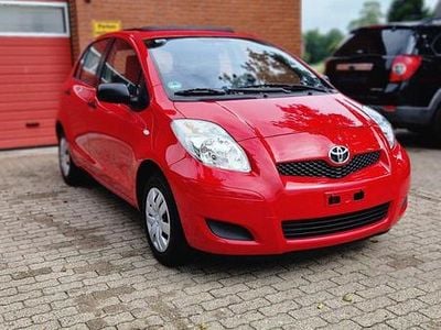 Gebraucht Toyota Yaris 69 PS (50 kW) 2011 Rot Cabrio