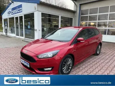 Usata Ford Focus ST-Line 150 CV (110 kW) 2017 Rosso Berlina